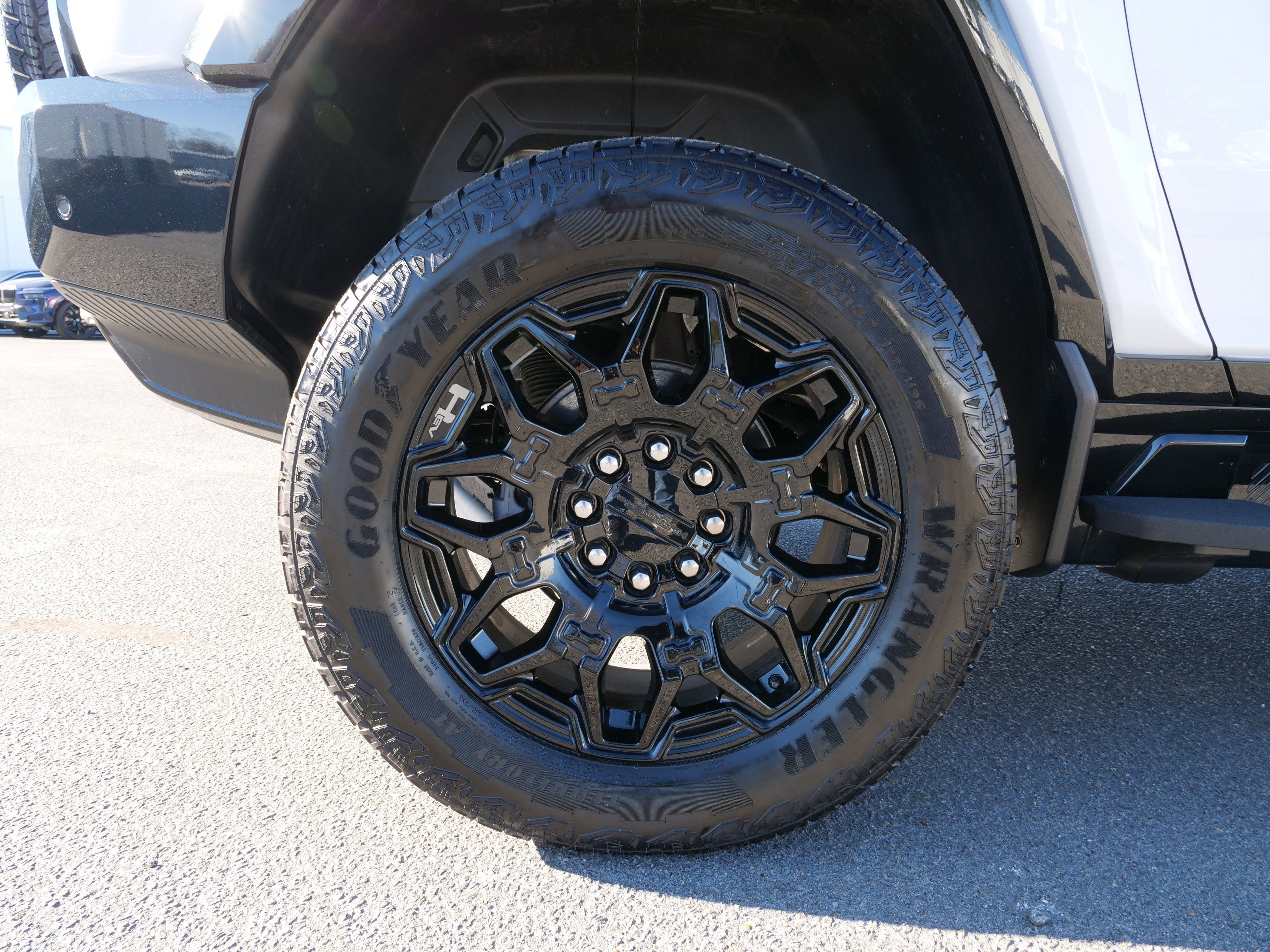 2024 GMC HUMMER EV SUV 2X