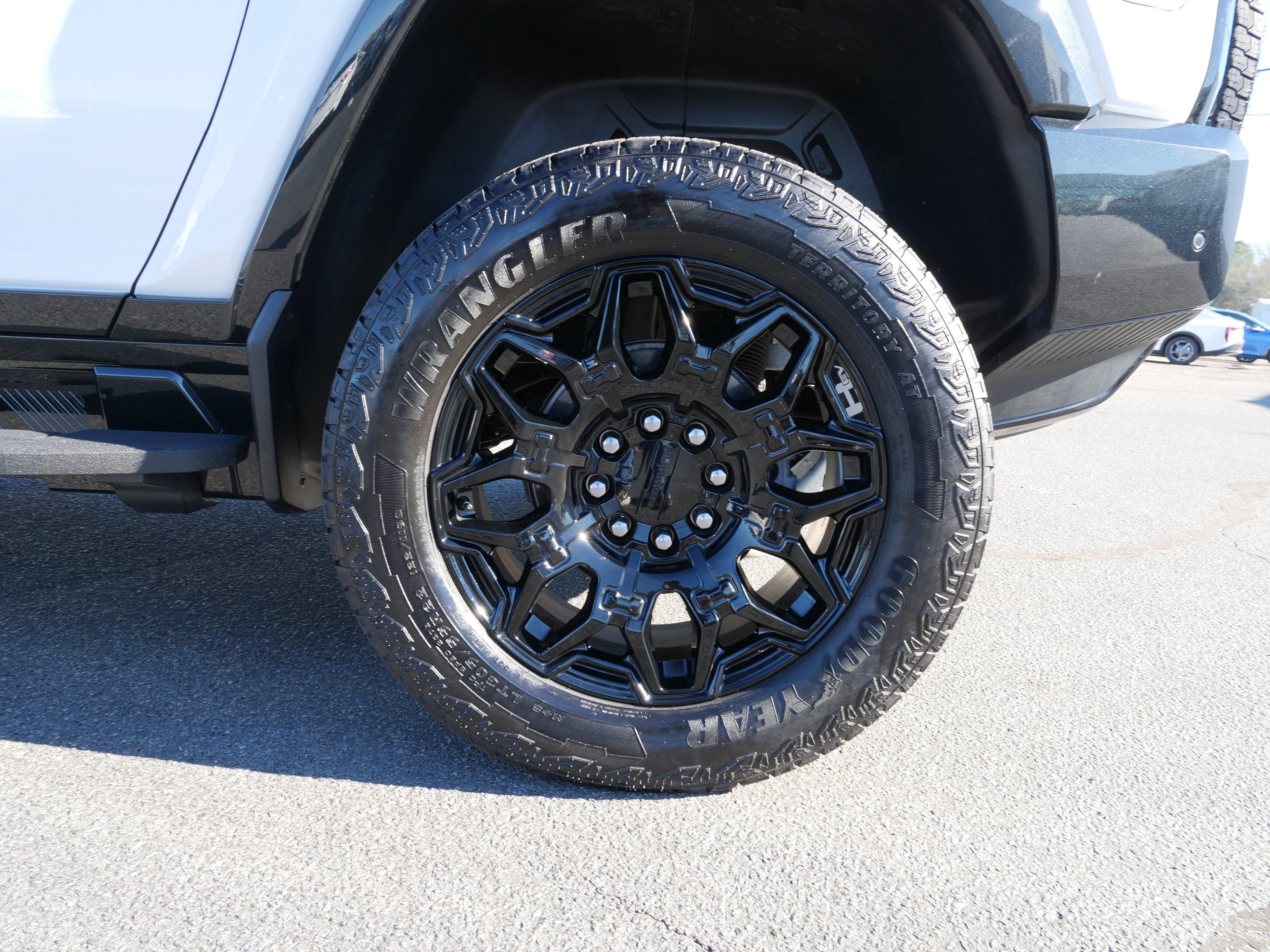 2024 GMC HUMMER EV SUV 2X