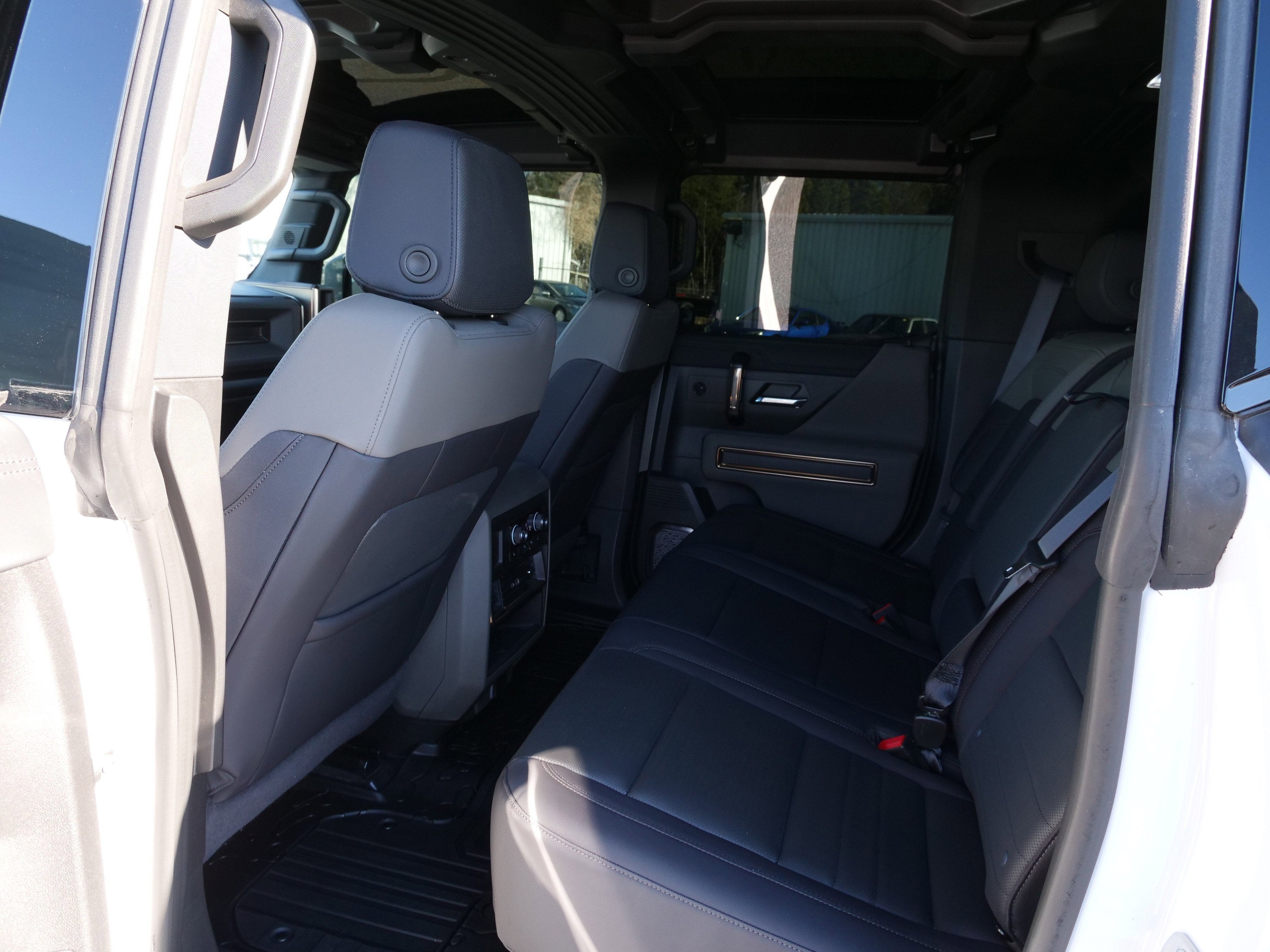 2024 GMC HUMMER EV SUV 2X