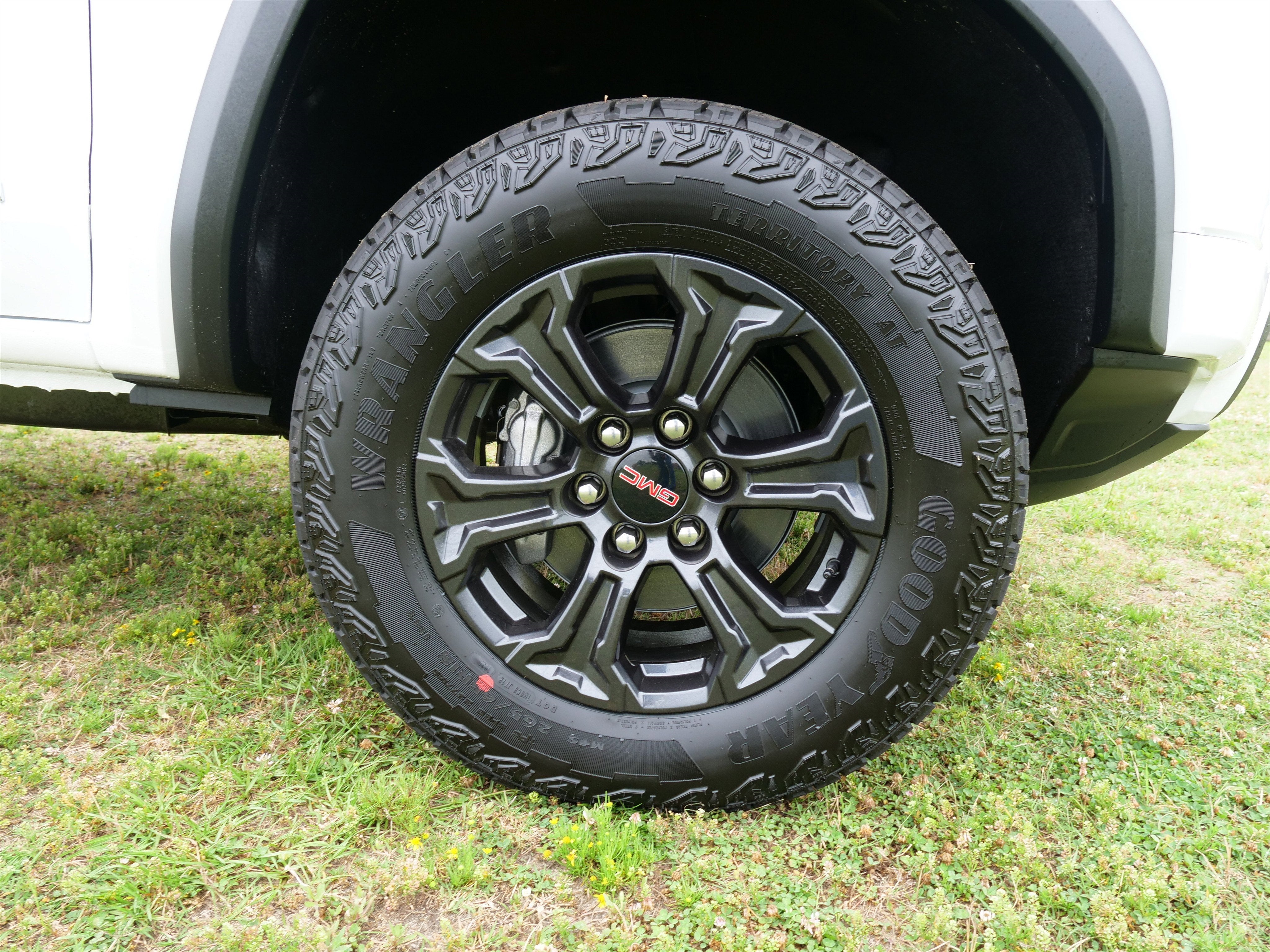 2025 GMC Canyon Elevation