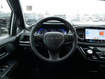 2023 Chrysler Pacifica Touring
