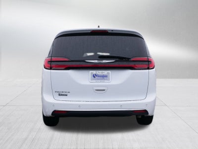 2023 Chrysler Pacifica Touring