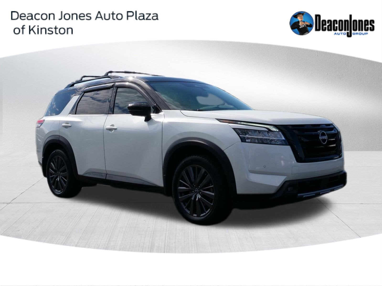 2022 Nissan Pathfinder SL