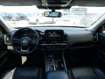 2022 Nissan Pathfinder SL