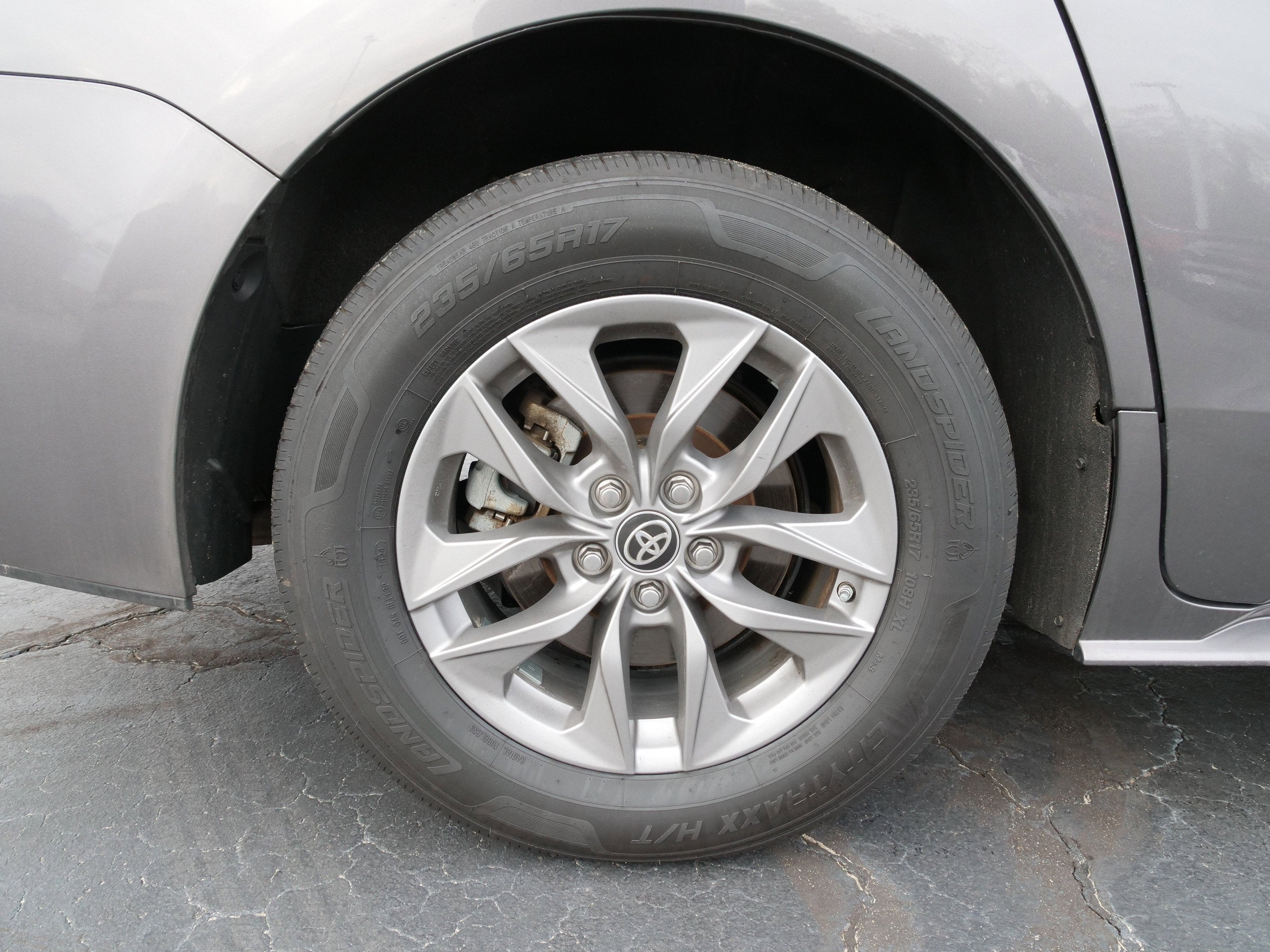 2024 Toyota Sienna XLE