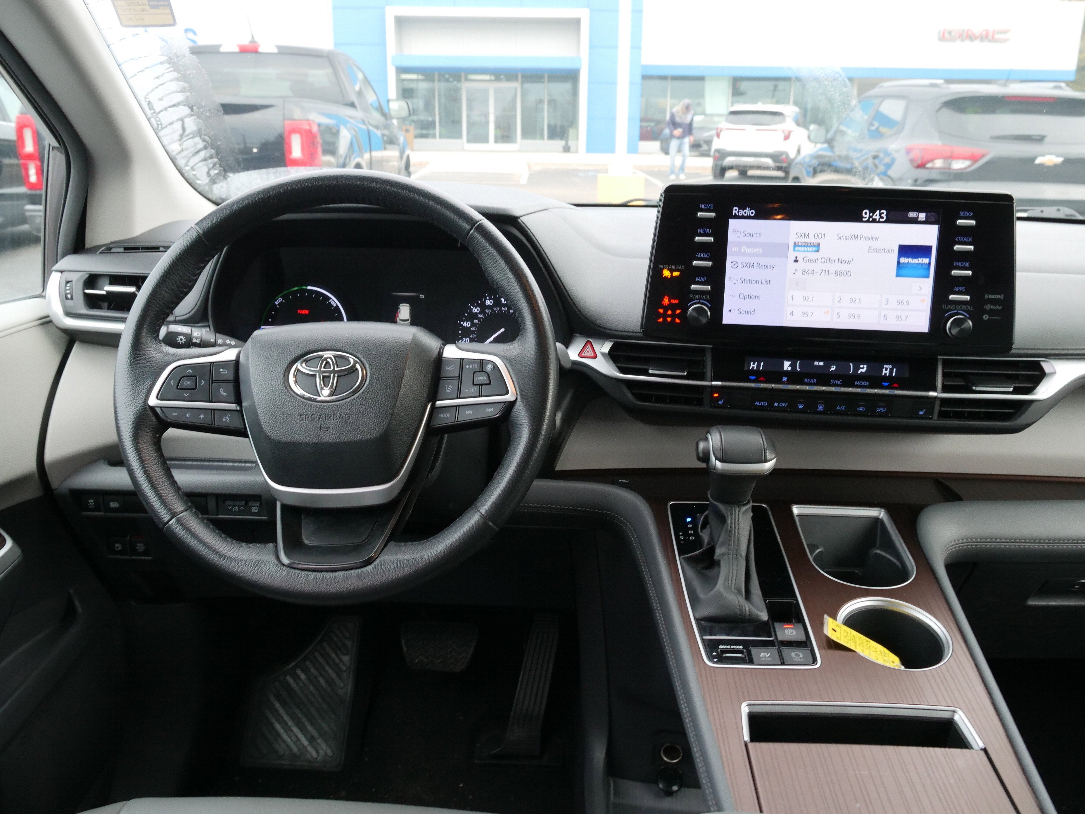 2024 Toyota Sienna XLE