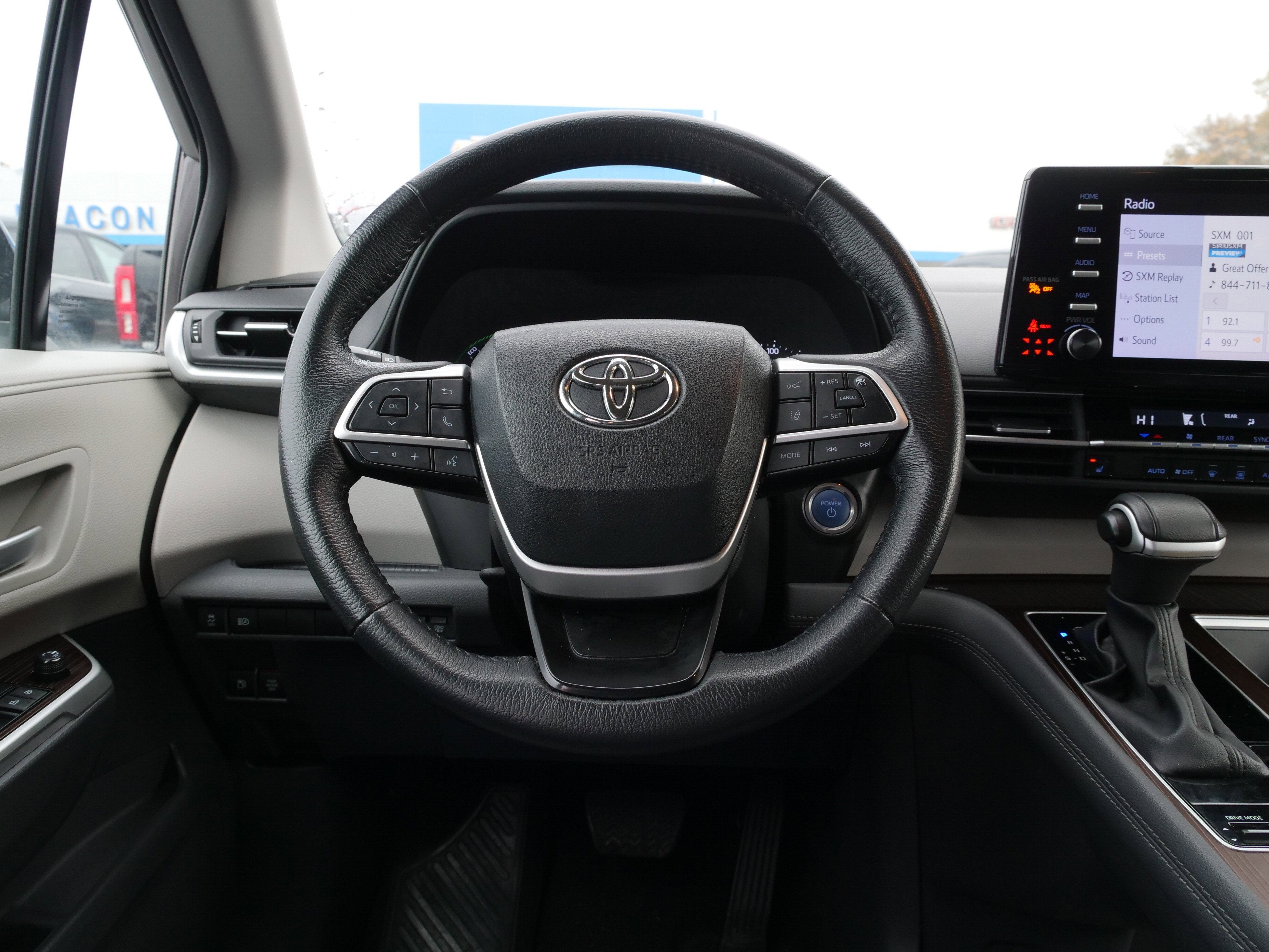 2024 Toyota Sienna XLE