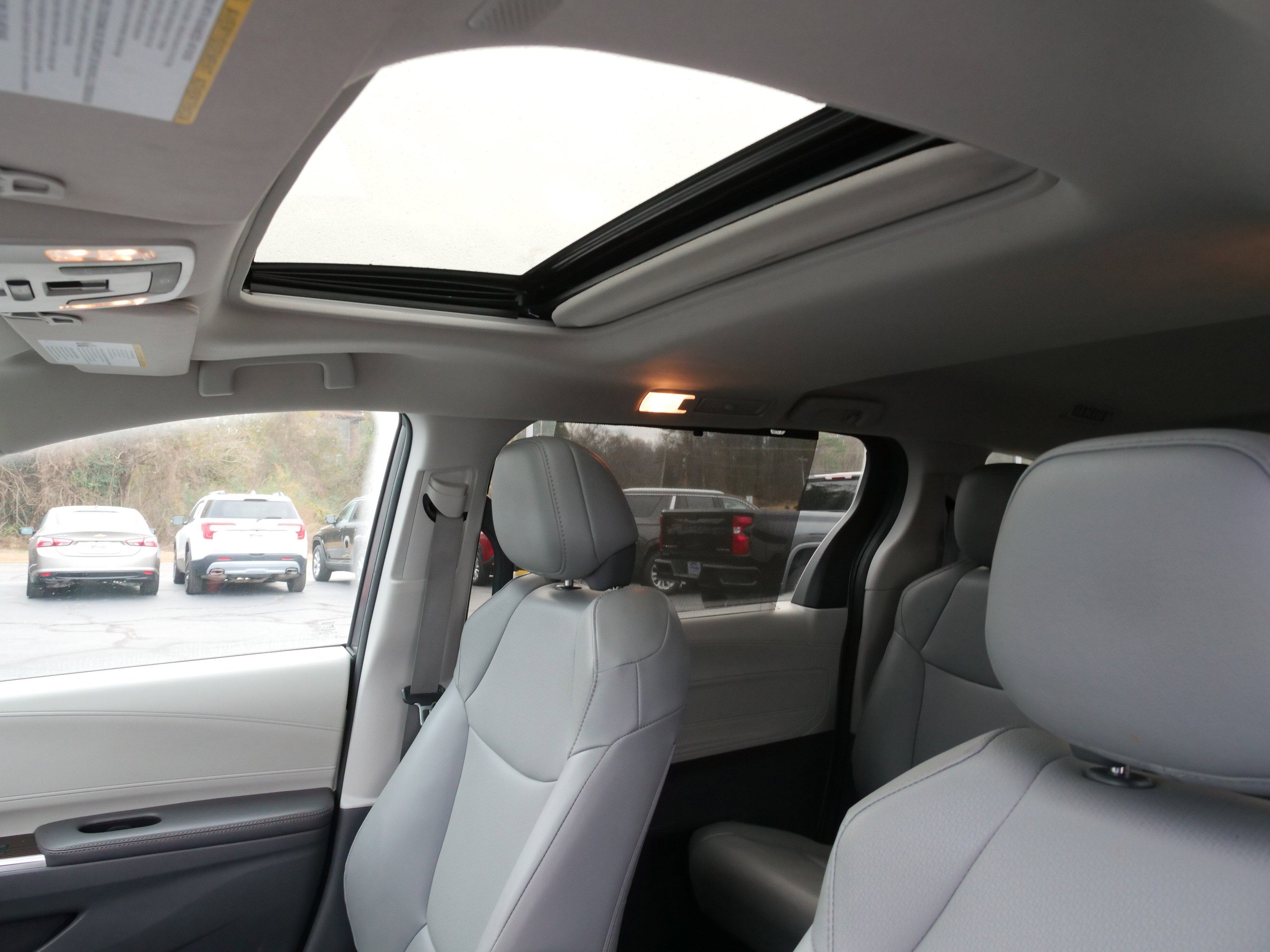 2024 Toyota Sienna XLE