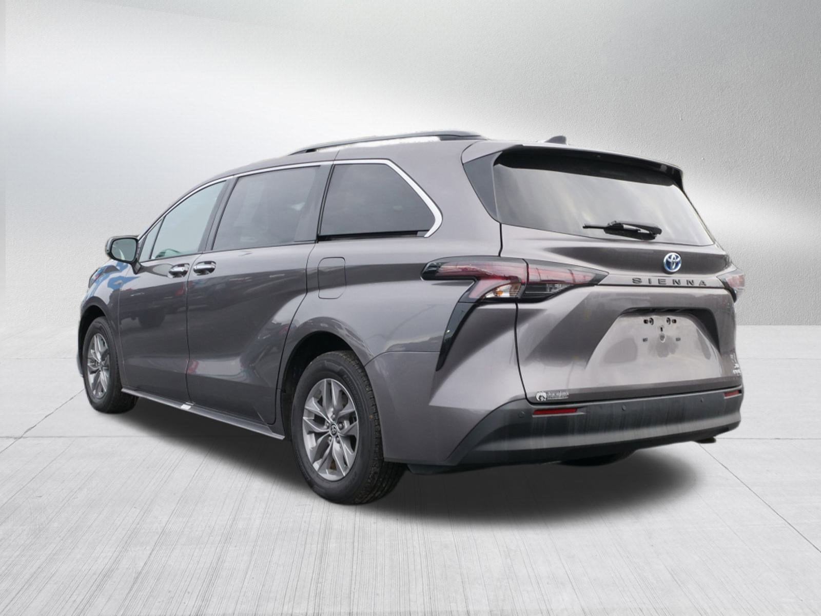 2024 Toyota Sienna XLE