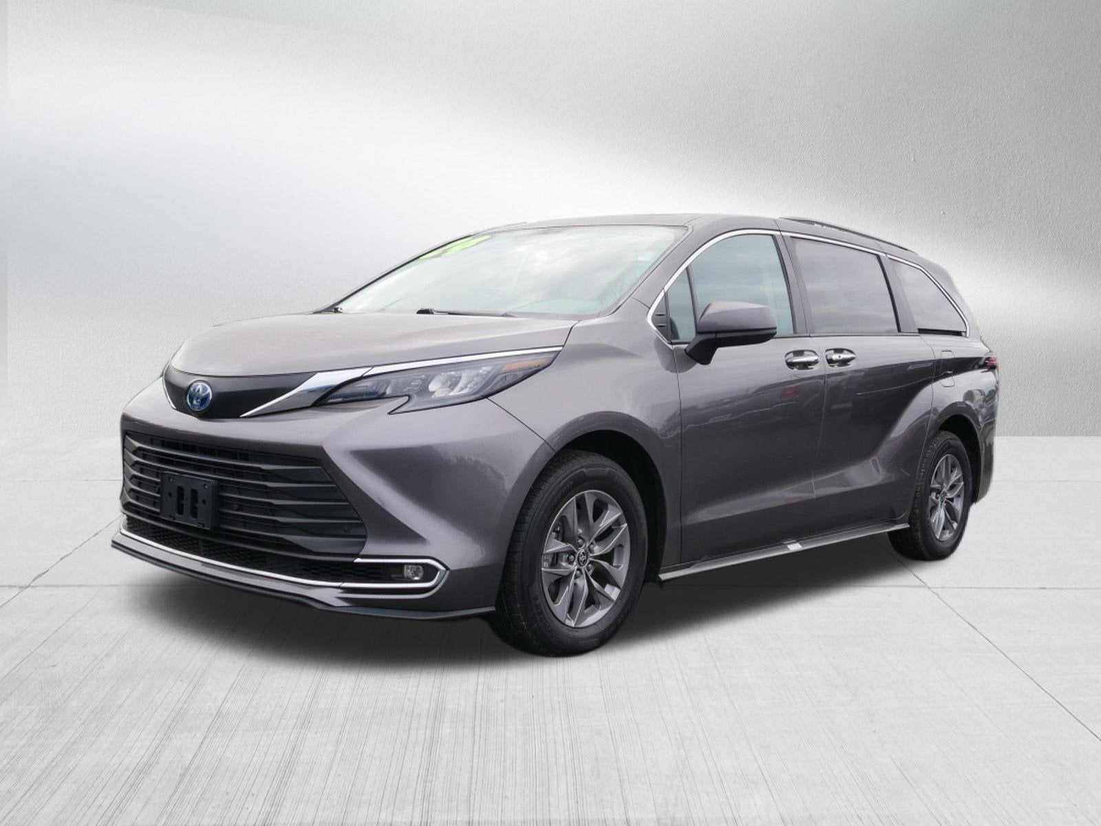 2024 Toyota Sienna XLE