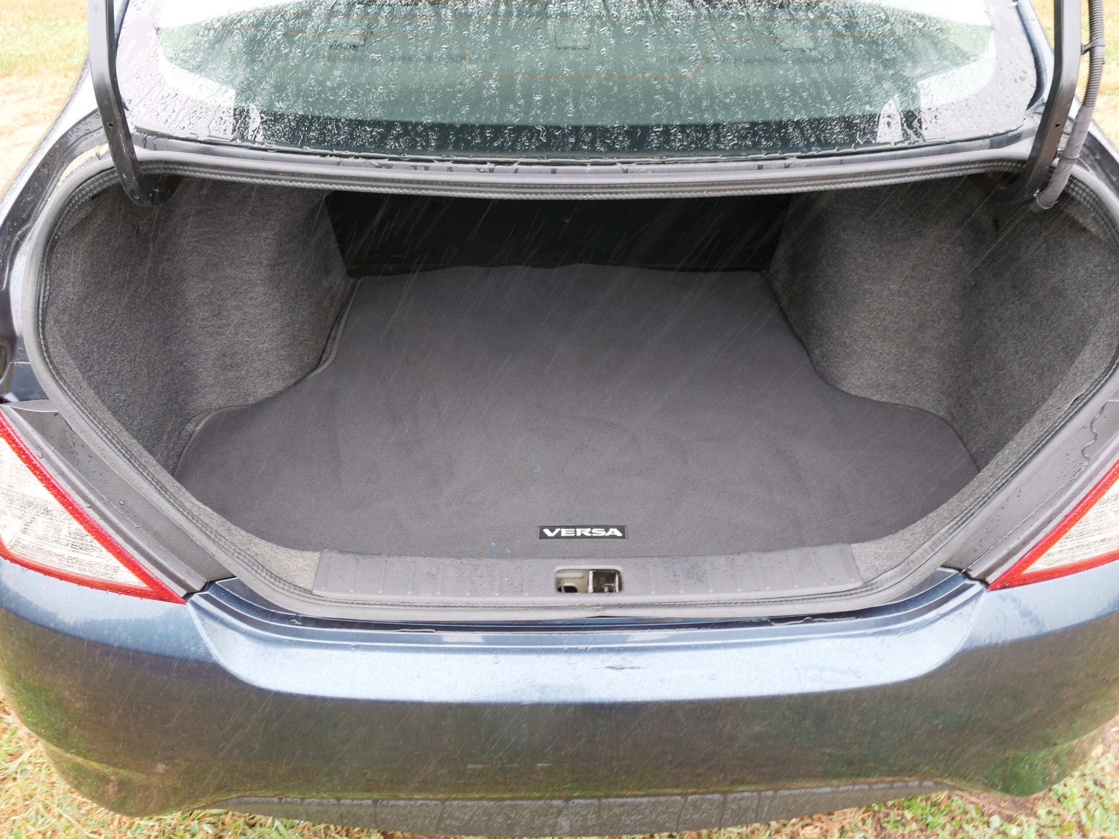 2017 Nissan Versa Sedan S Plus