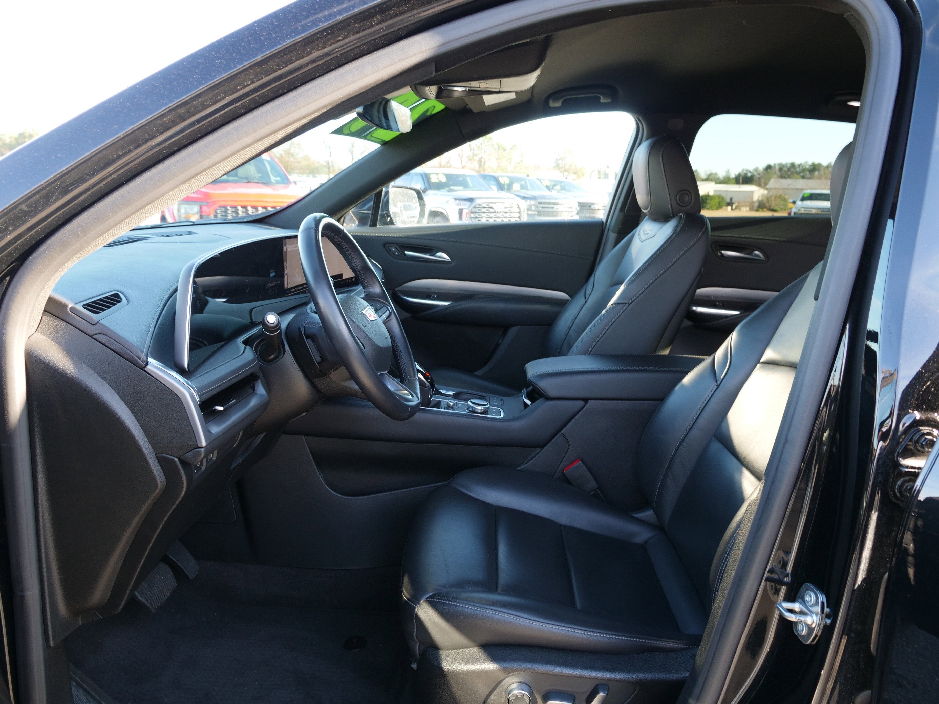 2024 Cadillac XT4 FWD Premium Luxury