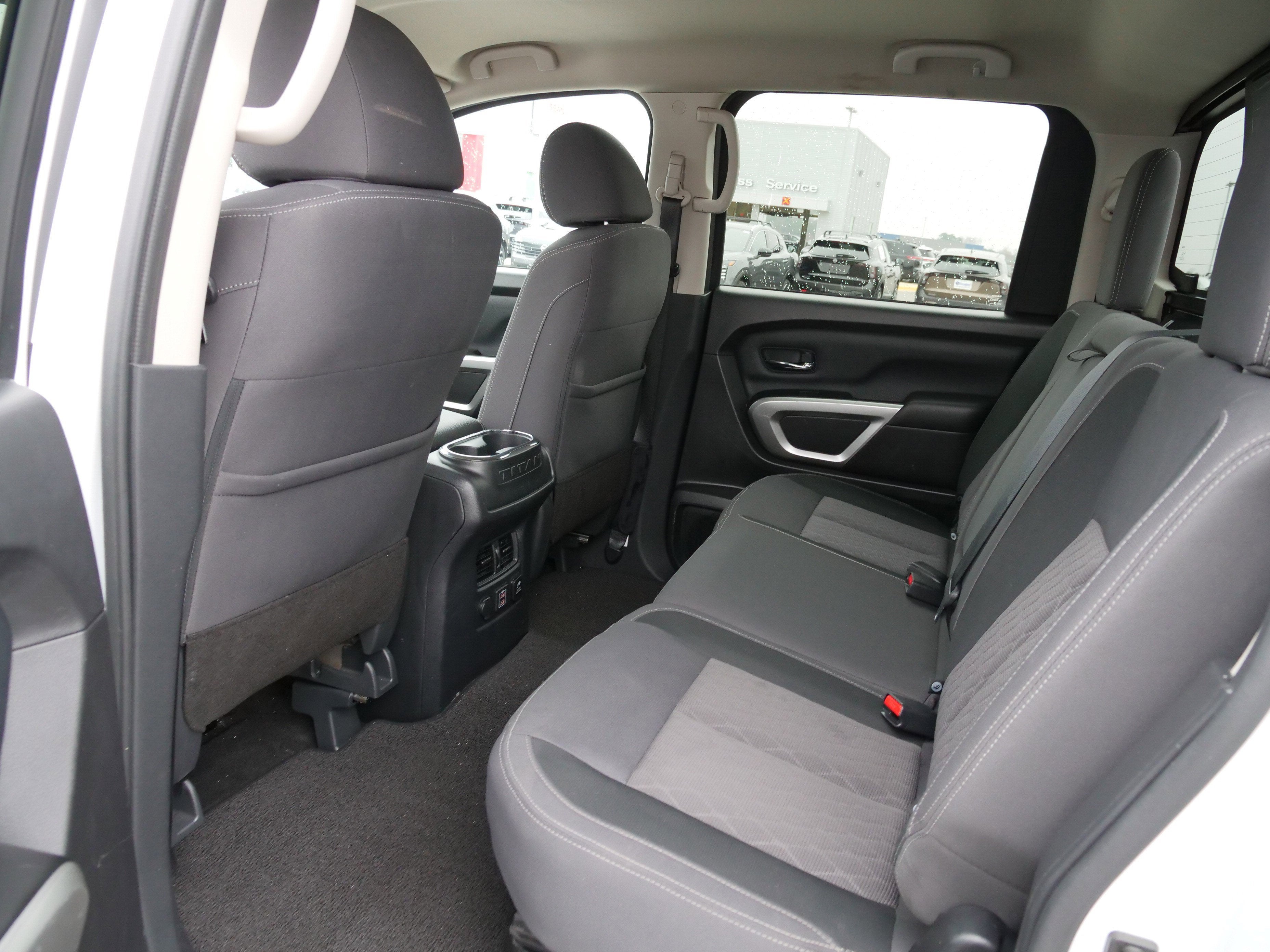 2023 Nissan Titan SV