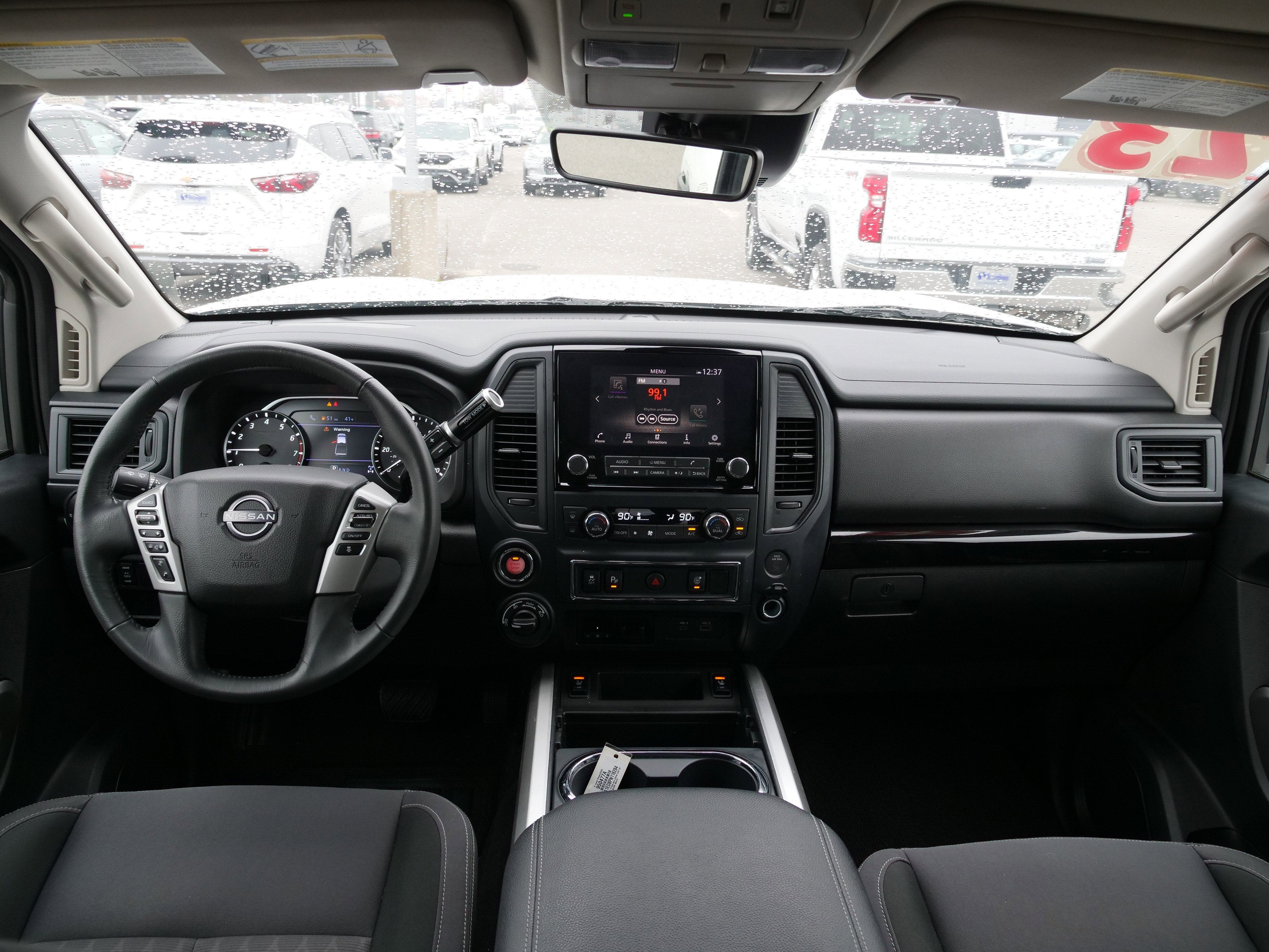 2023 Nissan Titan SV