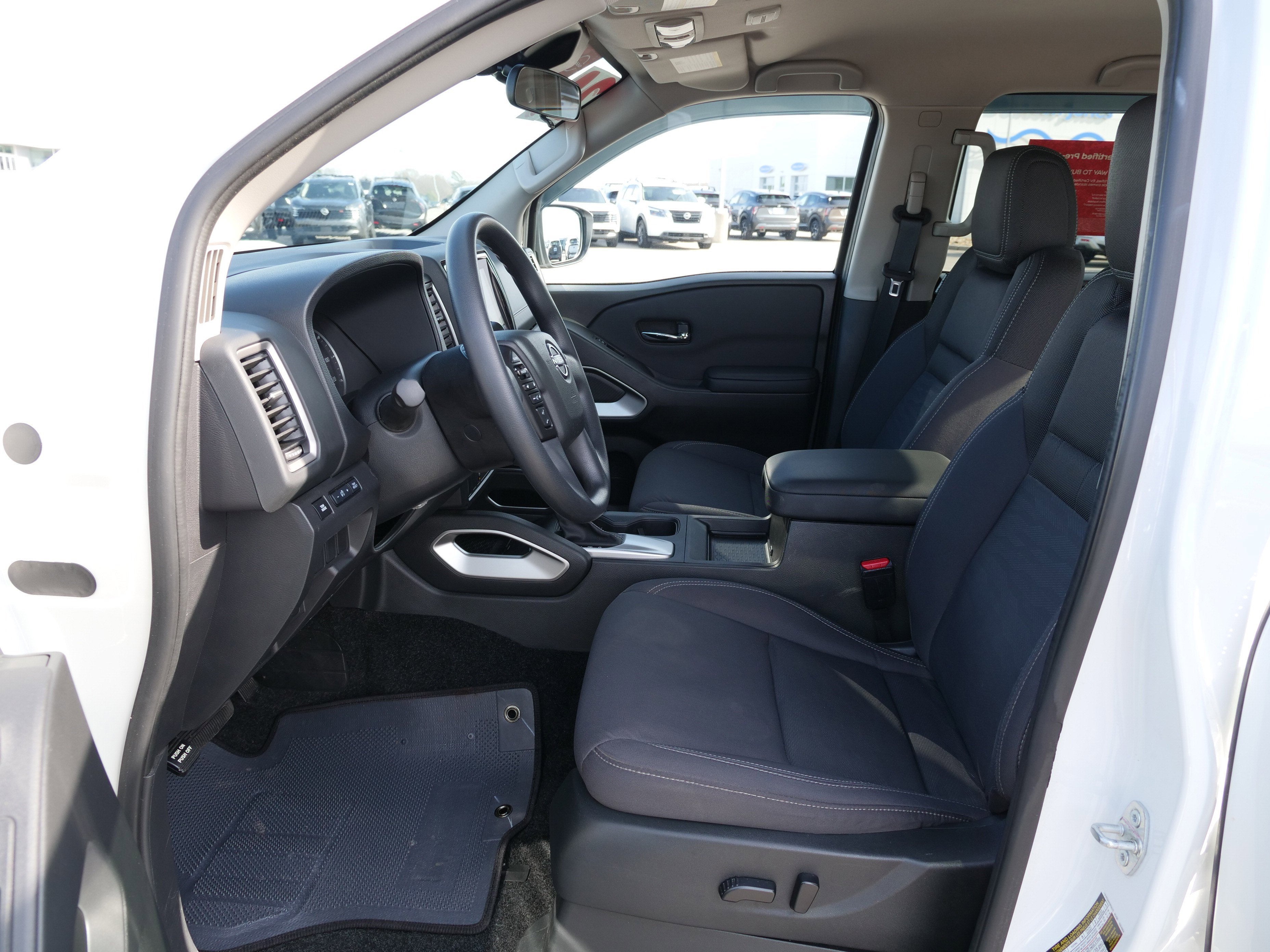 2024 Nissan Frontier SV