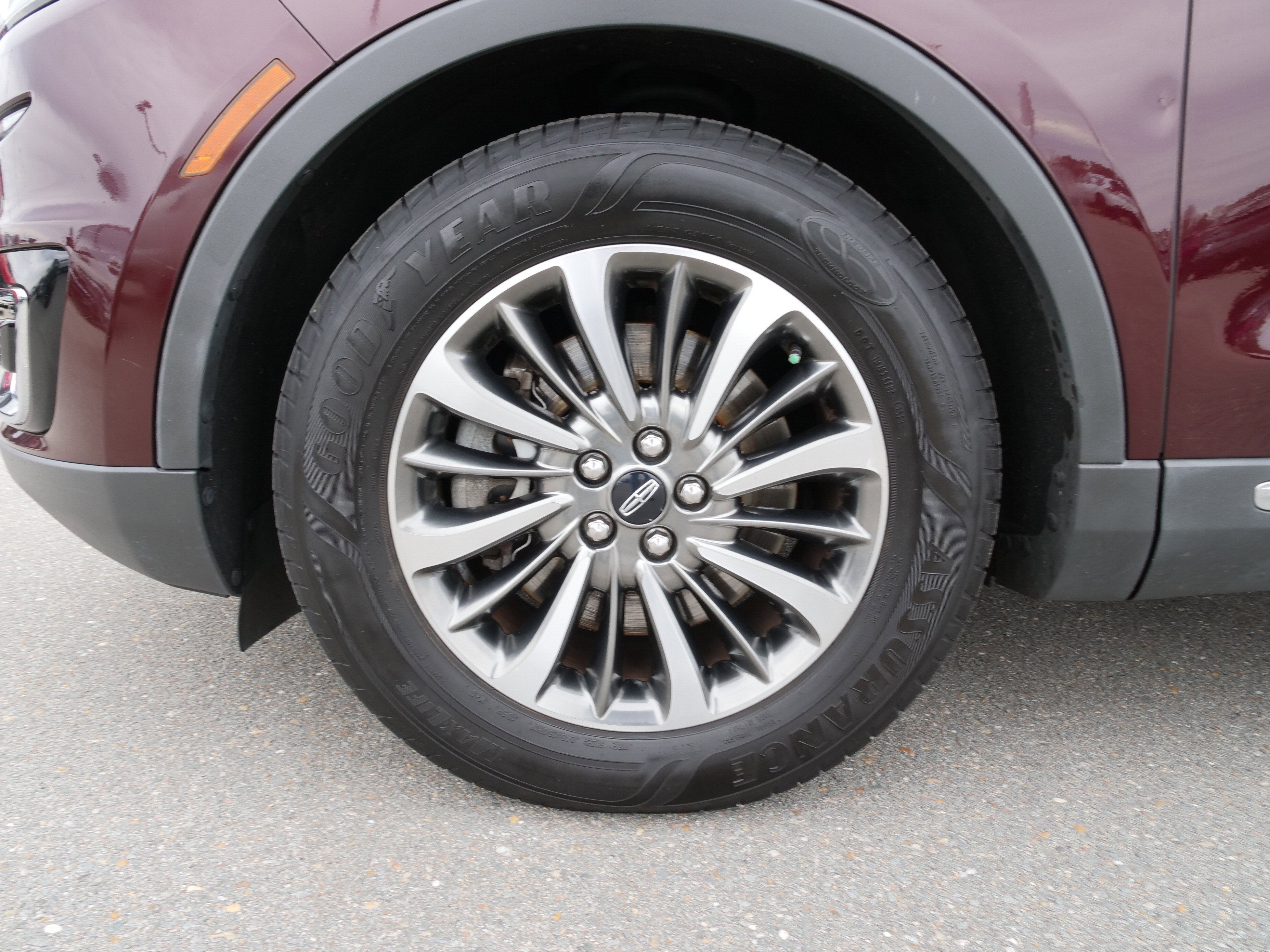 2019 Lincoln Nautilus Select