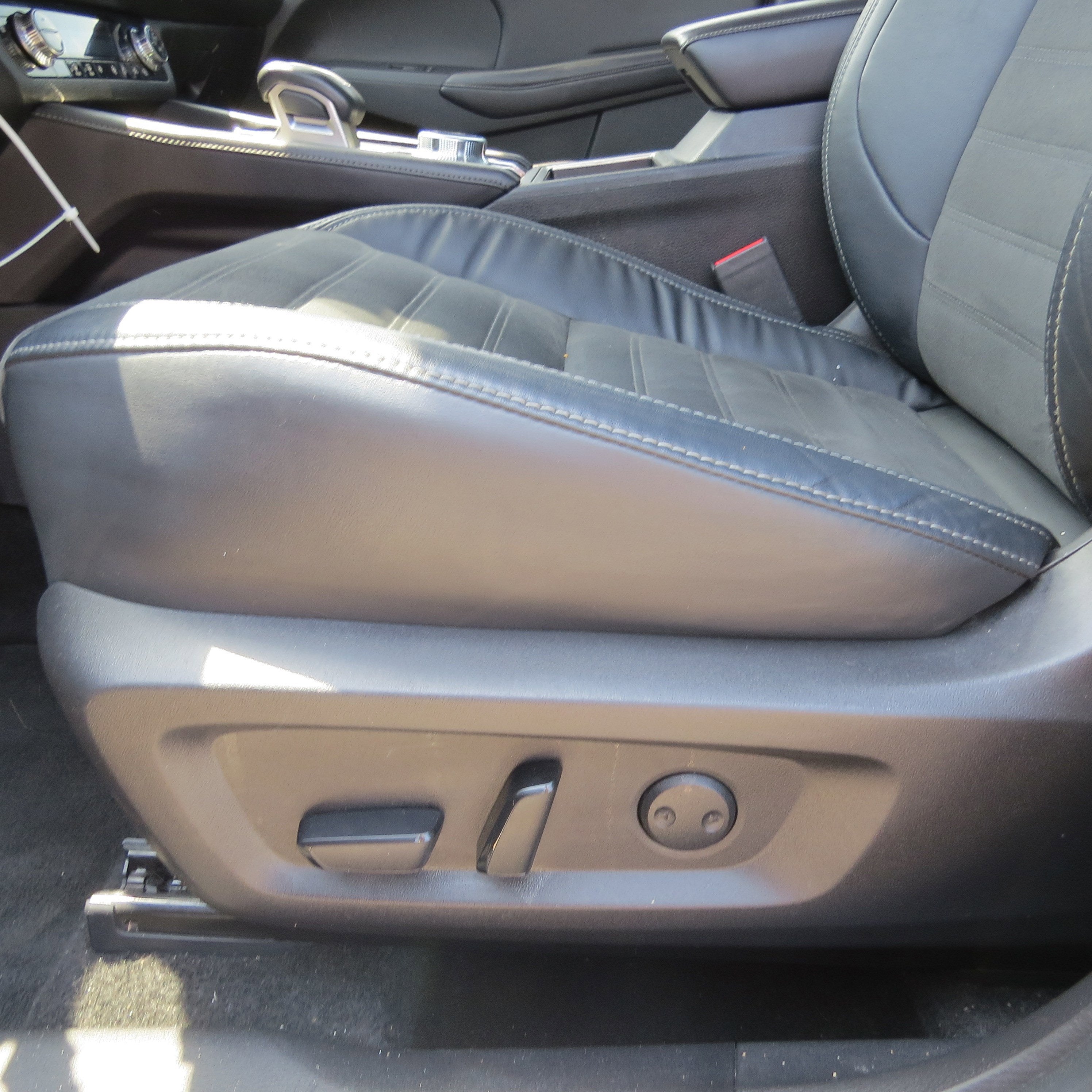 2023 Mitsubishi Outlander Base