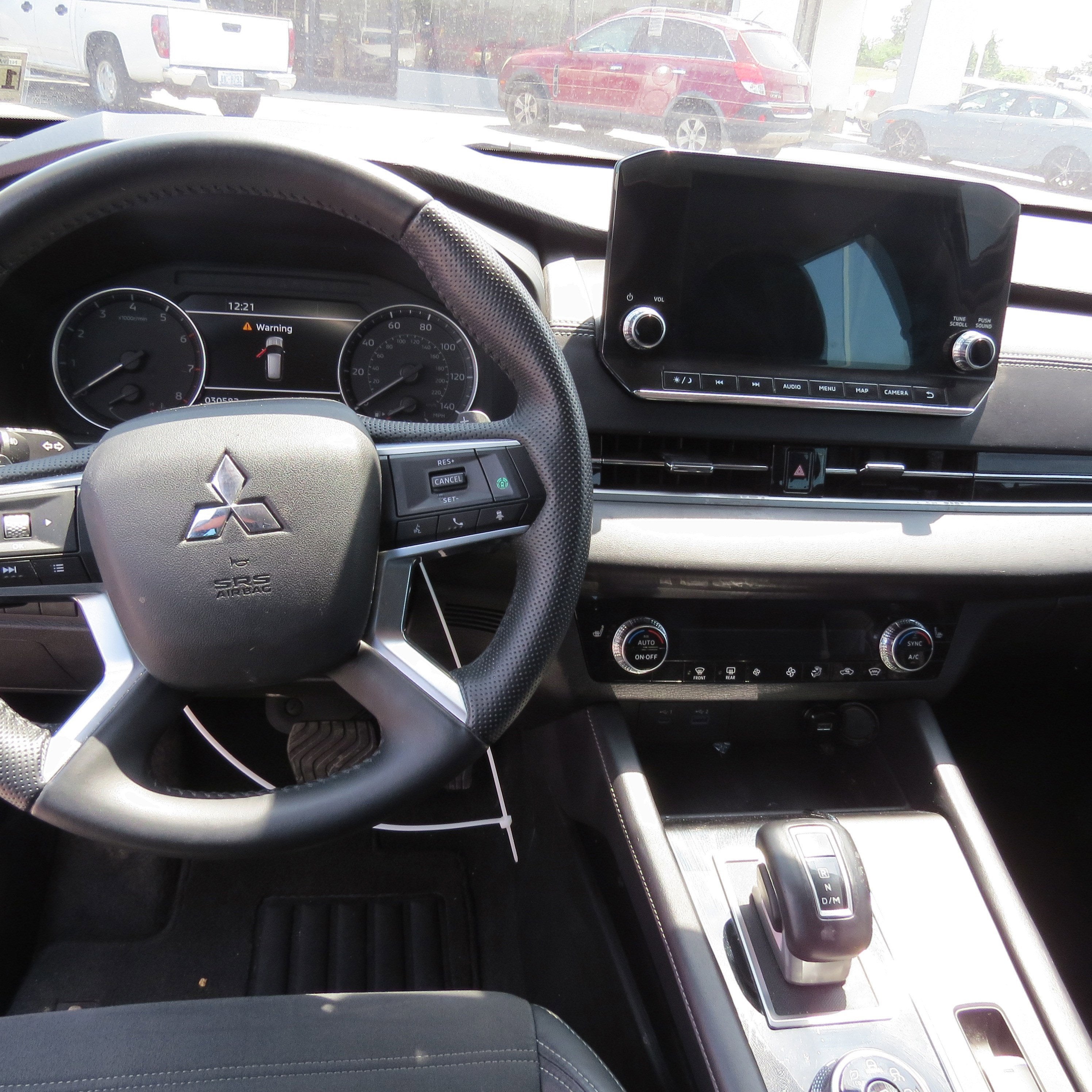 2023 Mitsubishi Outlander Base