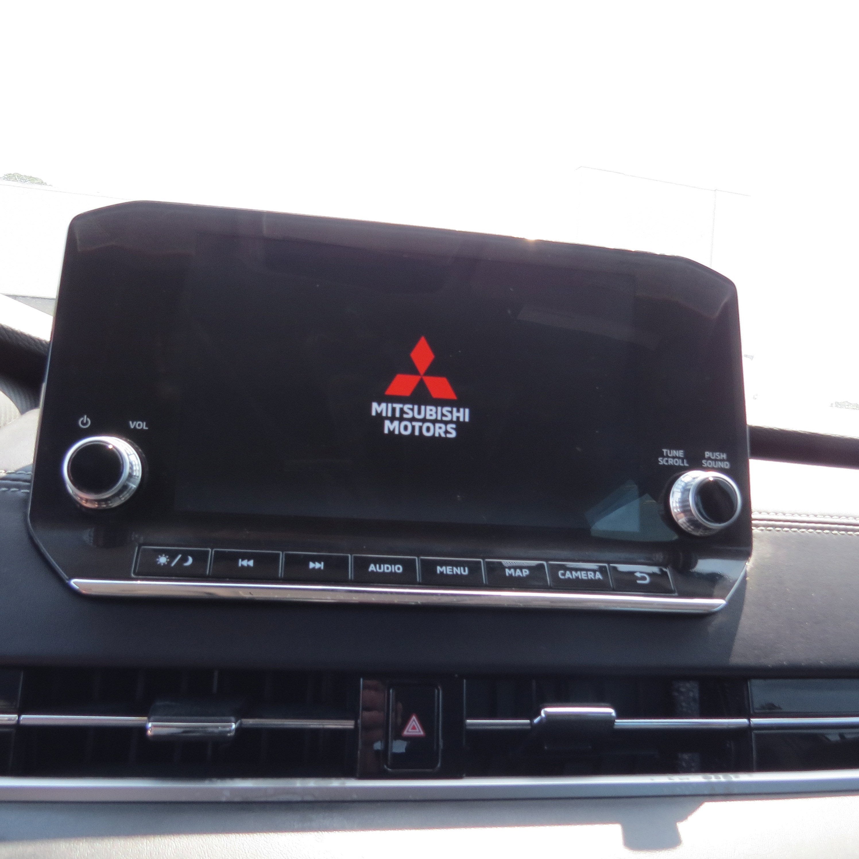 2023 Mitsubishi Outlander Base