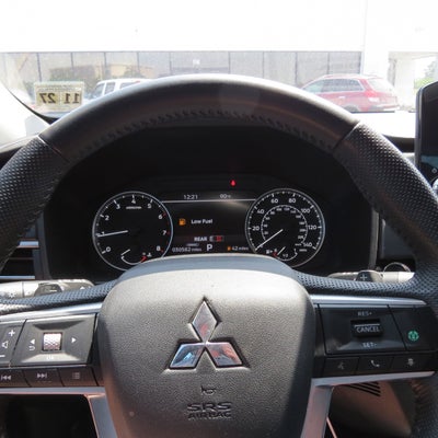 2023 Mitsubishi Outlander Base