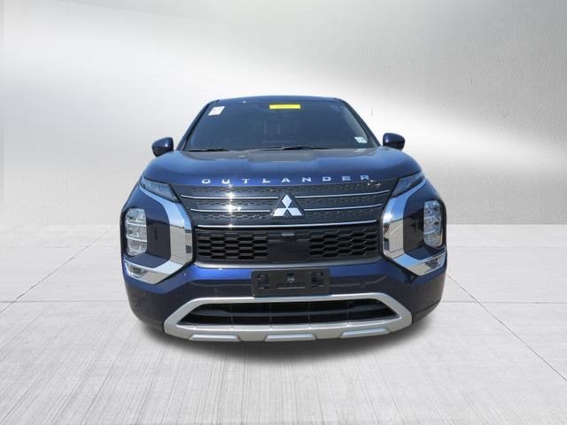 2023 Mitsubishi Outlander Base