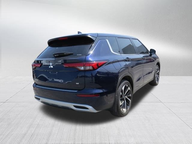 2023 Mitsubishi Outlander Base