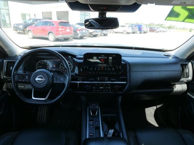 2022 Nissan Pathfinder SL