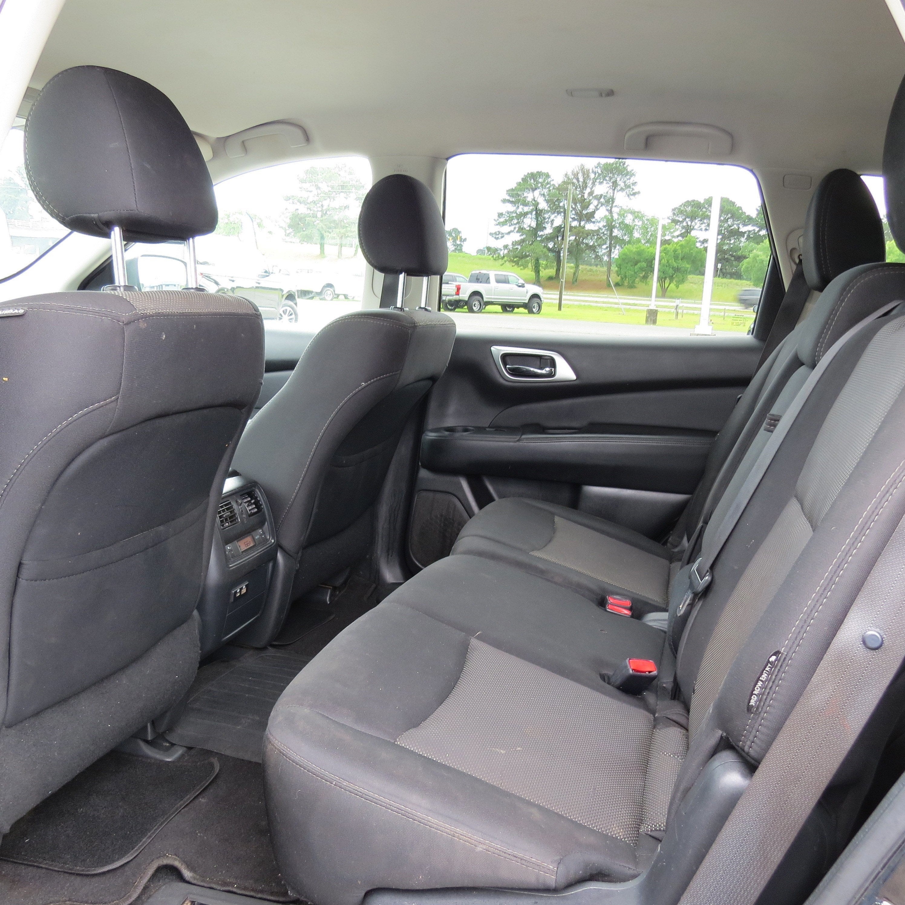 2020 Nissan Pathfinder SV