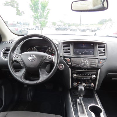 2020 Nissan Pathfinder SV