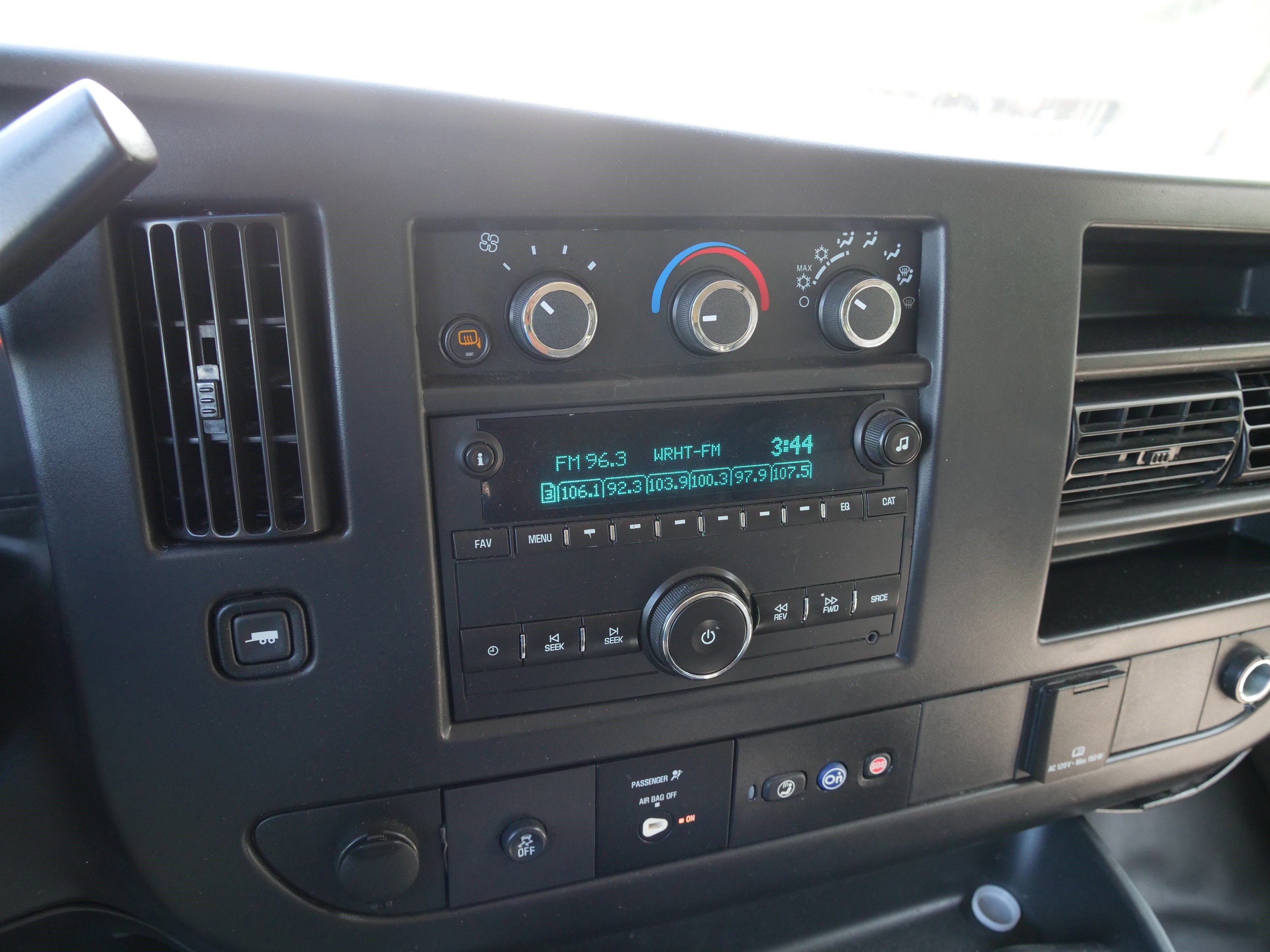 2016 Chevrolet Express Passenger LS