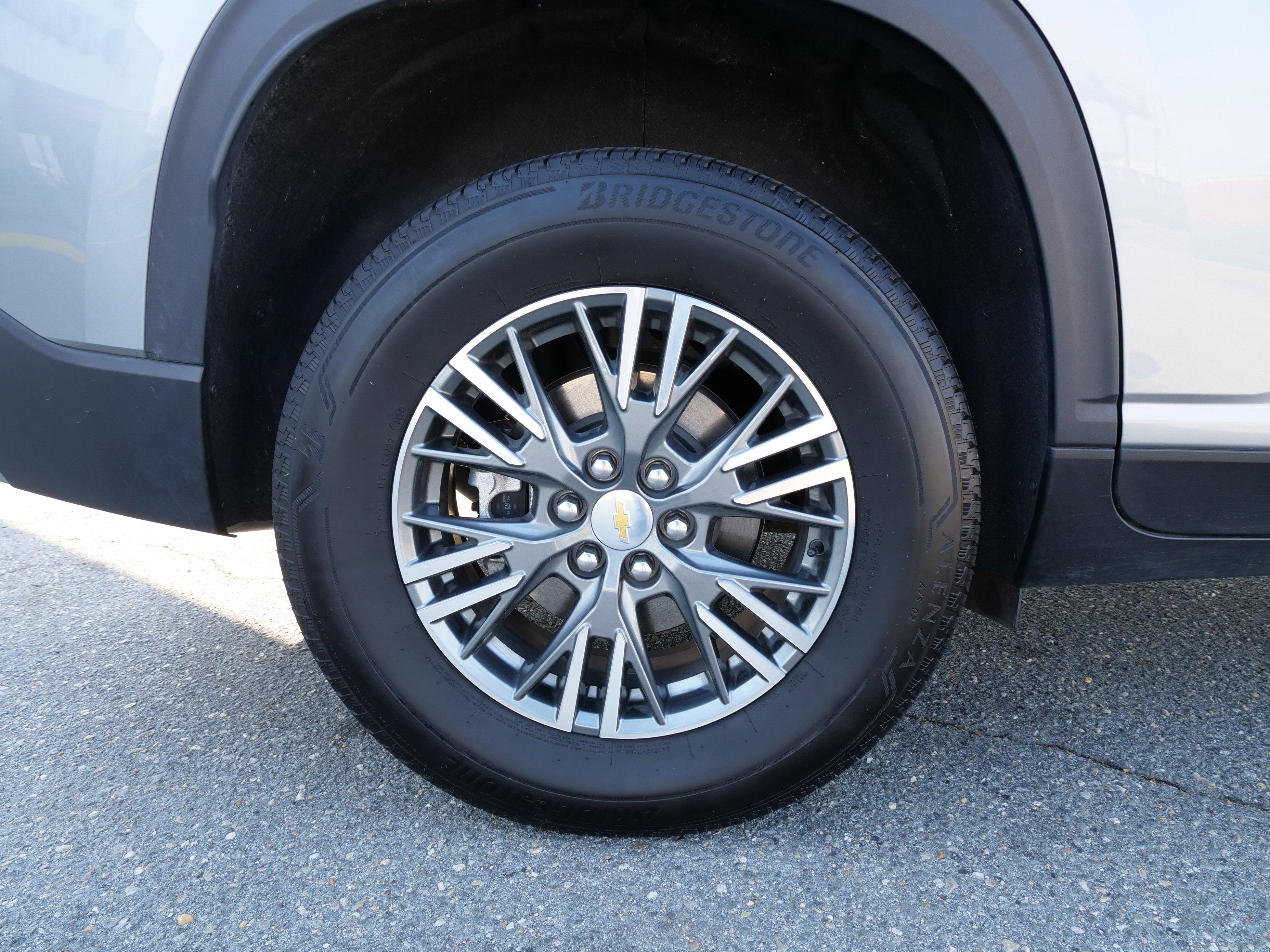 2025 Chevrolet Traverse FWD LT