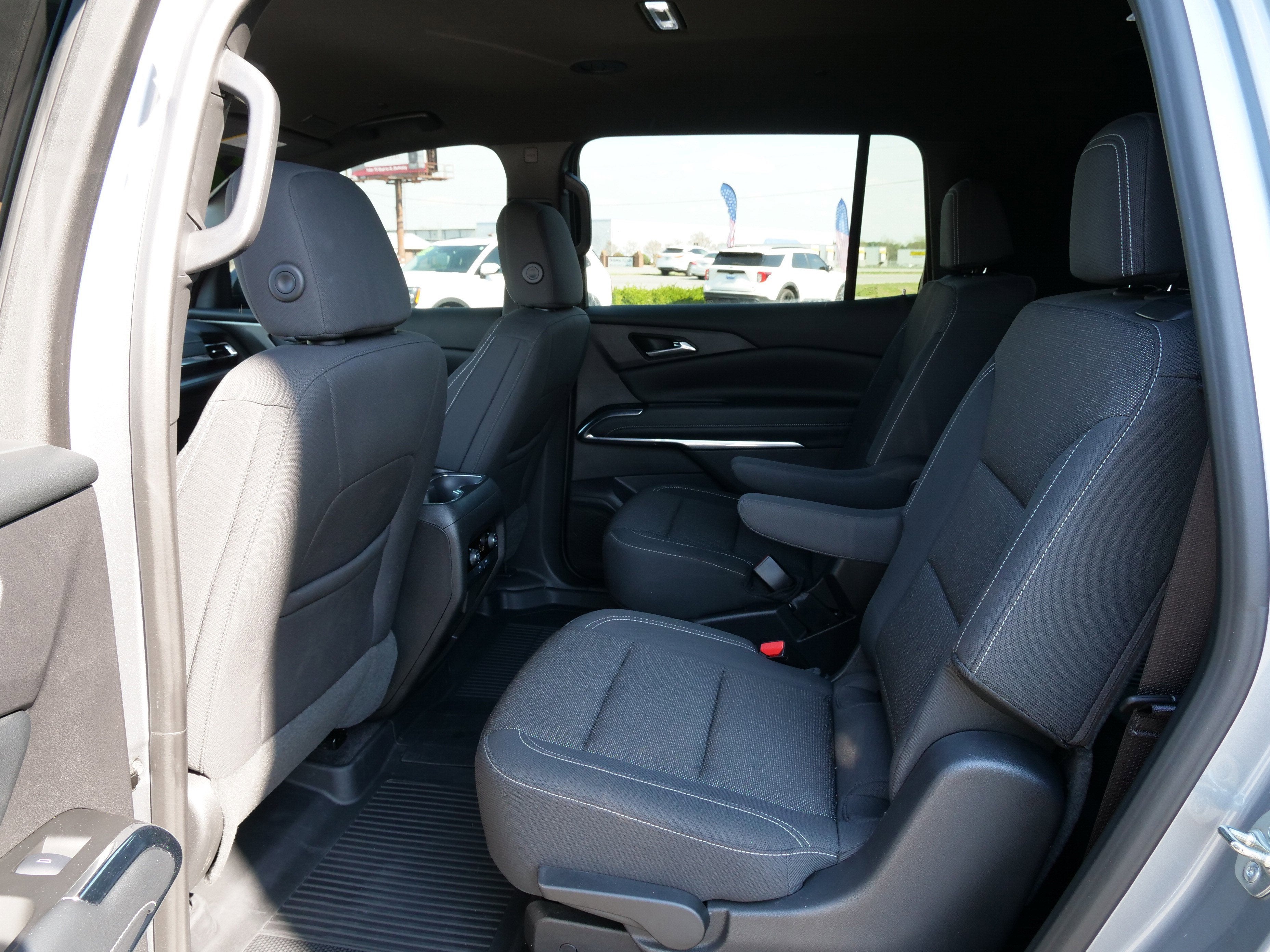 2025 Chevrolet Traverse FWD LT