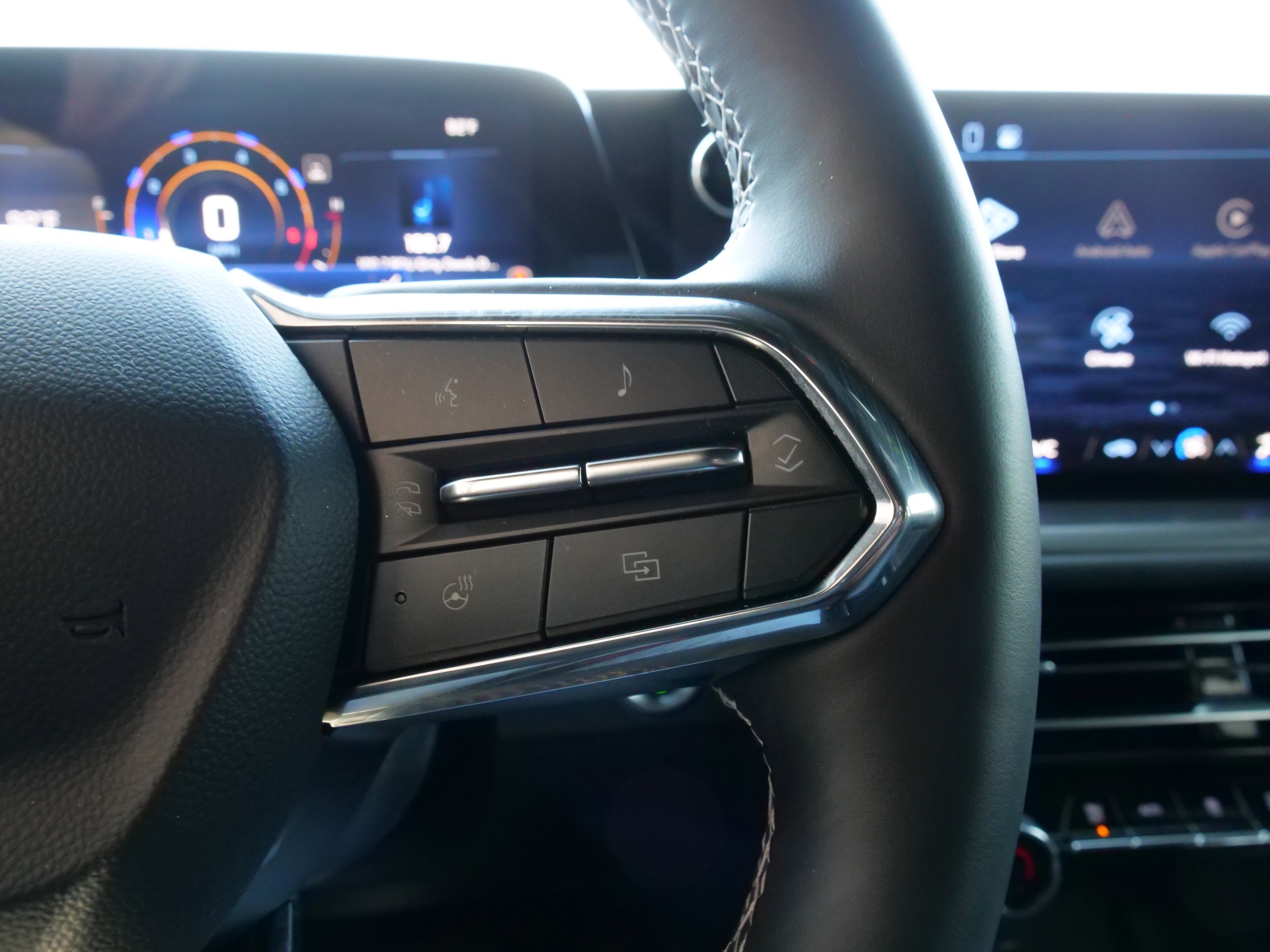 2025 Chevrolet Traverse FWD LT