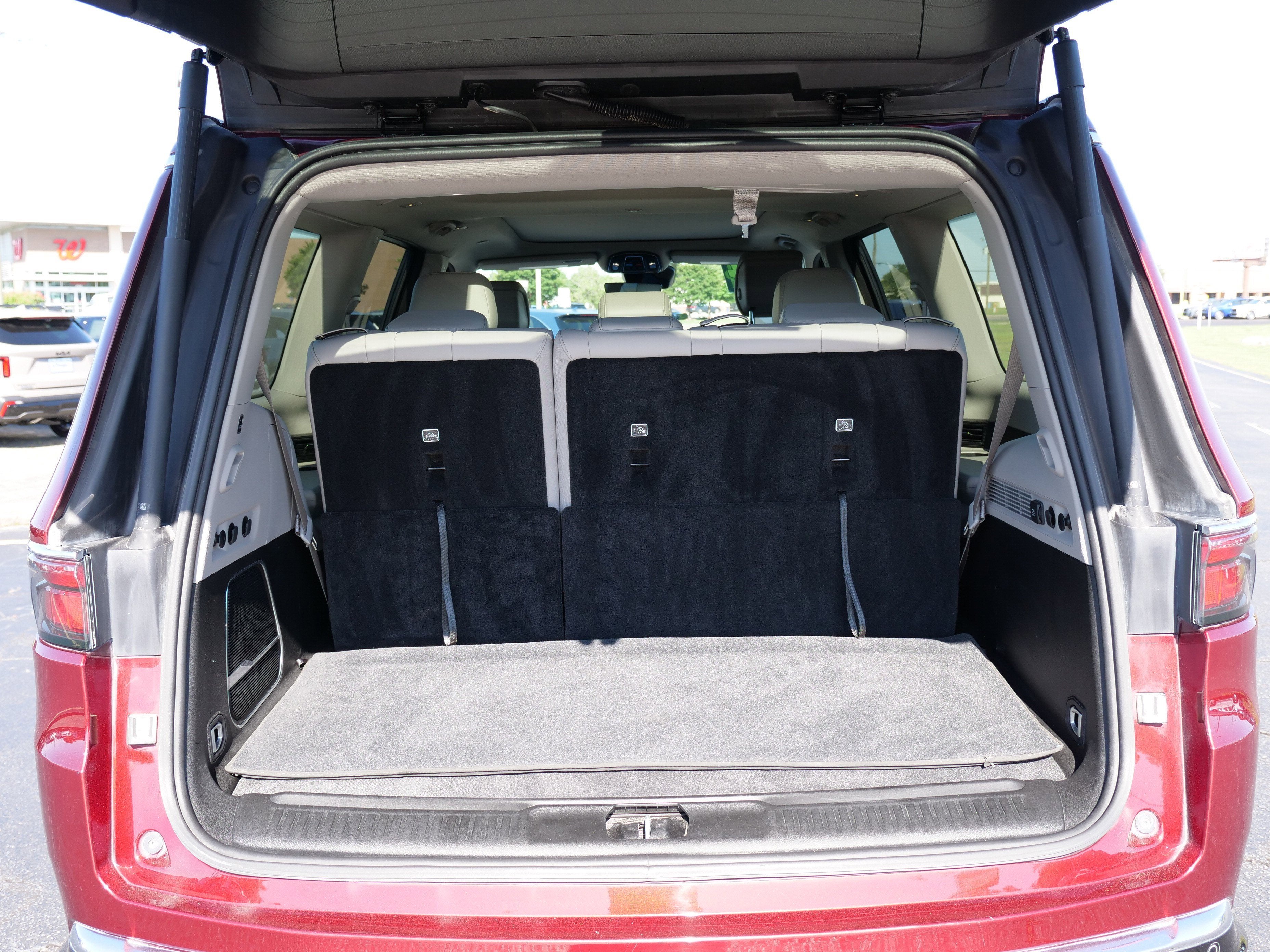 2024 Jeep Wagoneer Base