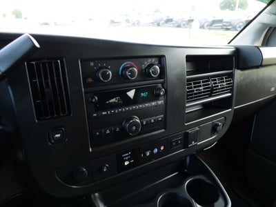 2025 Chevrolet Express Passenger 1LT