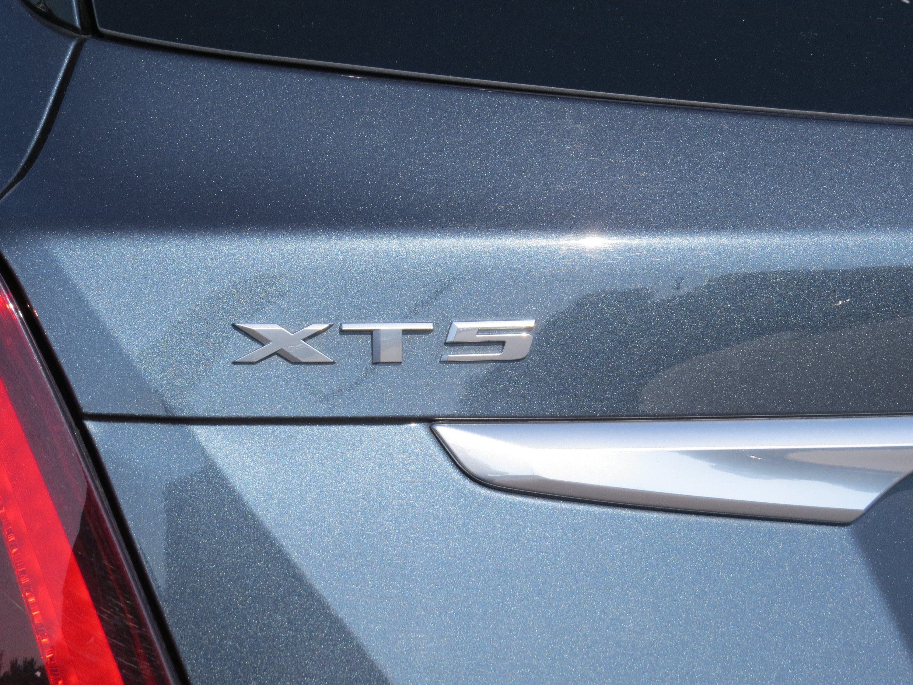 2020 Cadillac XT5 Premium Luxury FWD