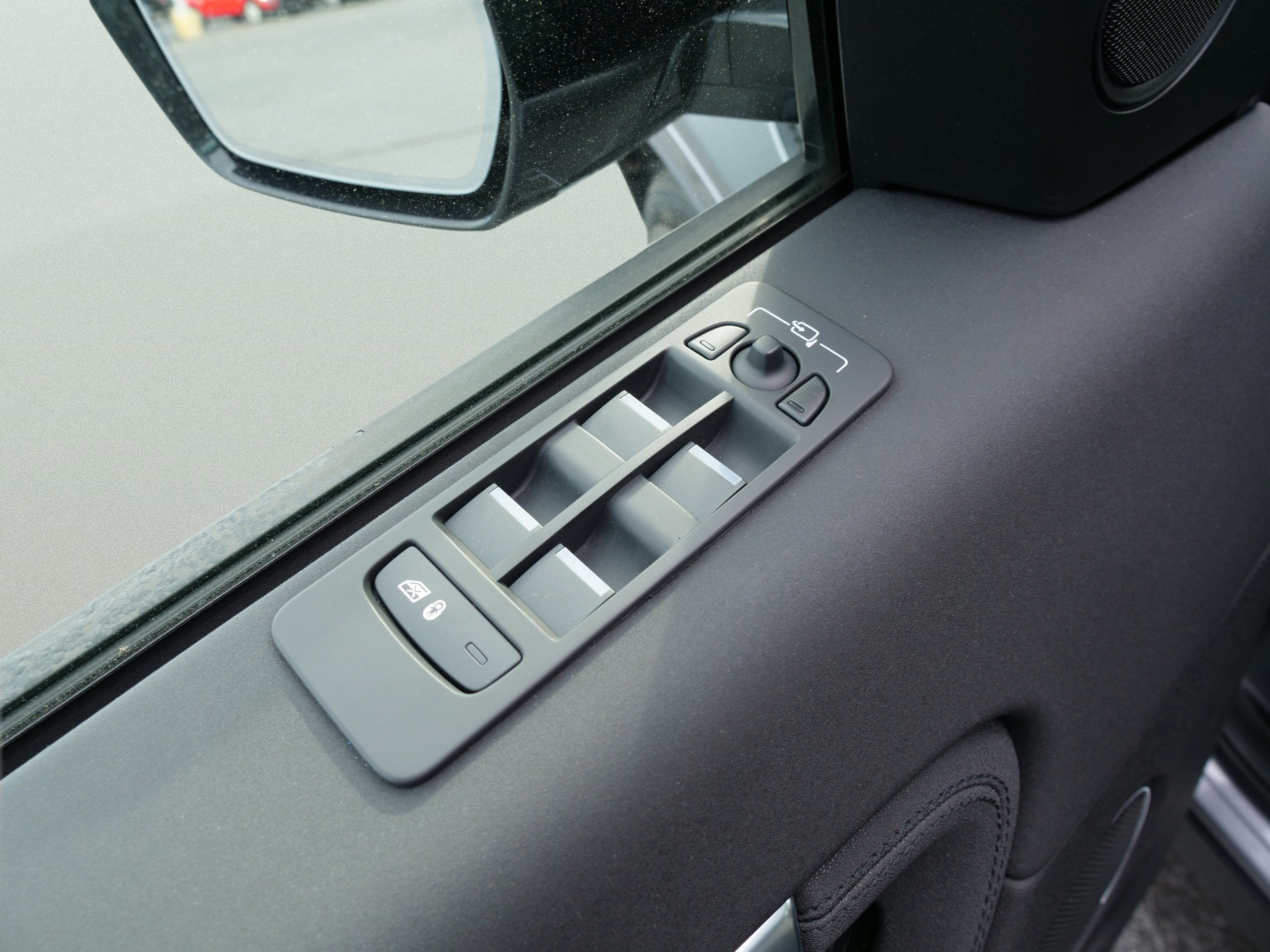 2025 Land Rover Discovery Sport S
